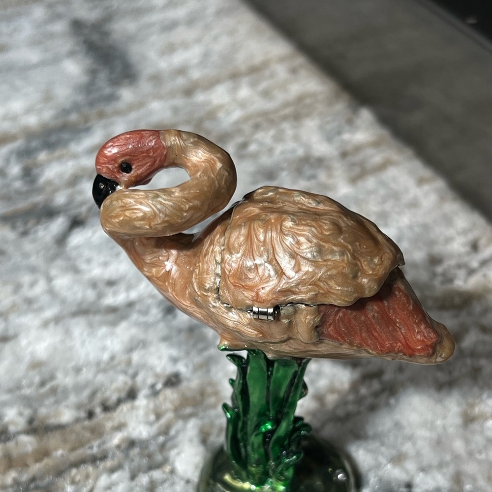 Jeweled flamingo trinket box/figurine - Picture 3 of 15